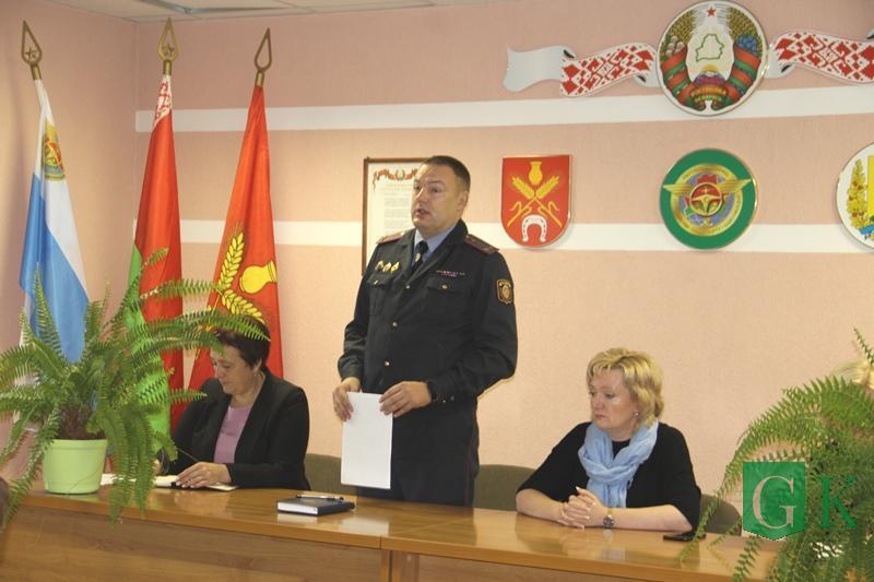 Информационные группы райисполкома выехали в организации города Костюковичи