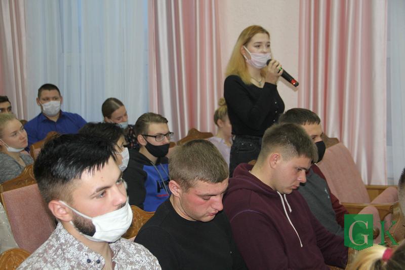 Молодые специалисты встретились с главой Костюковичского района Александрой Михеенко