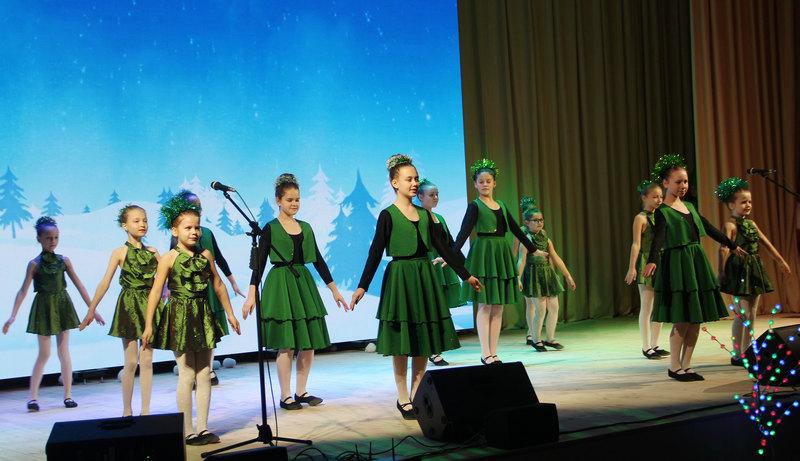 120 детей собралось на новогоднем представлении в новом районном Центре культуры