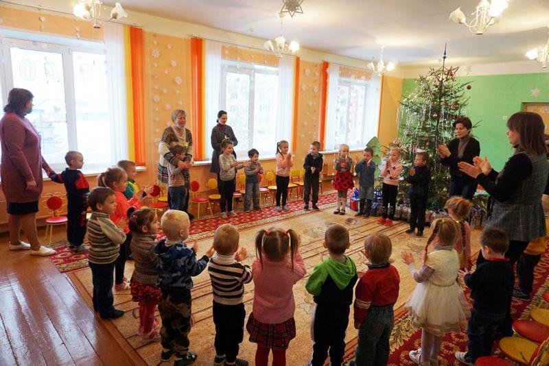 Новогоднее чудо подарили сотрудники Костюковичского РОВД детям