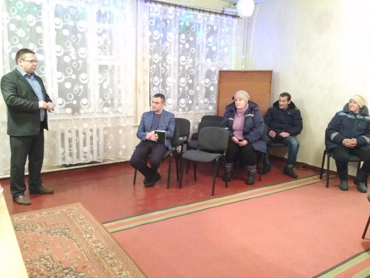 С жителями деревни Демидовичи встретилась глава района Александра Михеенко