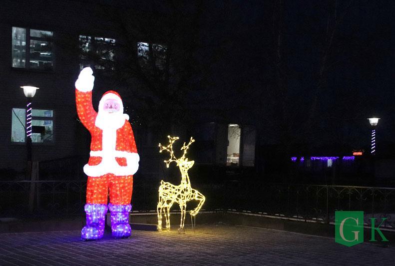 Новогоднее настроение: красивая иллюминация города Костюковичи