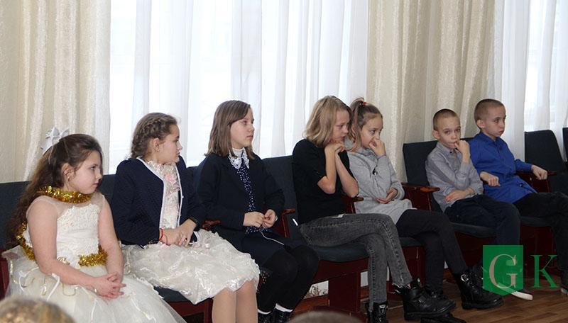 Благотворительный утренник для детей состоялся в средней школе №2 города Костюковичи
