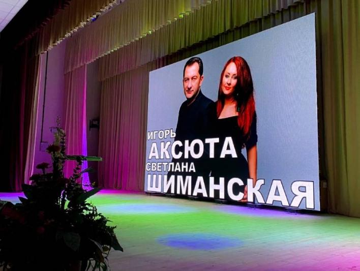 Артисты белорусской эстрады радуют жителей Костюковичей