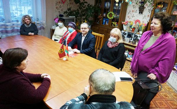 В Костюковичском районном центре социального обслуживания населения обсудили Конституцию