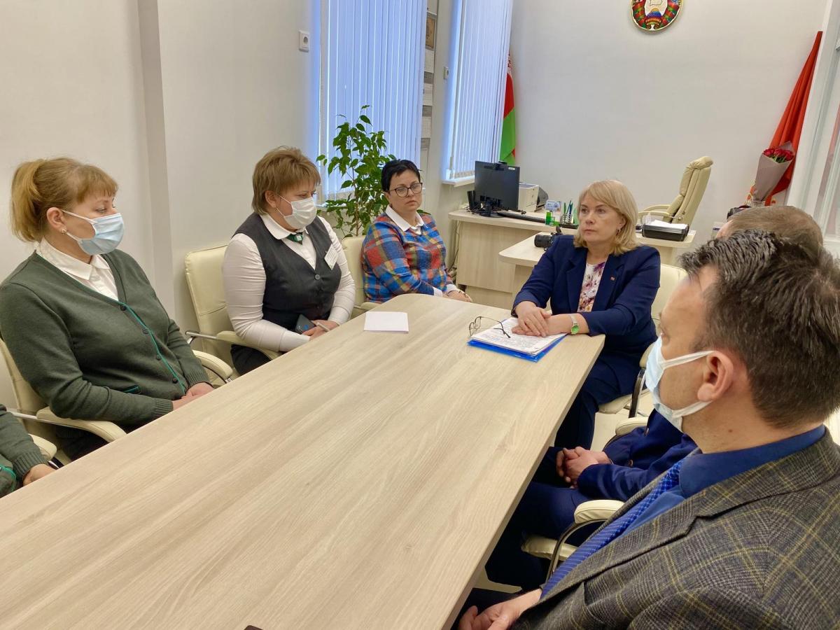 В Костюковичском районе продолжают работать диалоговые площадки по обсуждению проекта изменений и дополнений Конституции Республики Беларусь