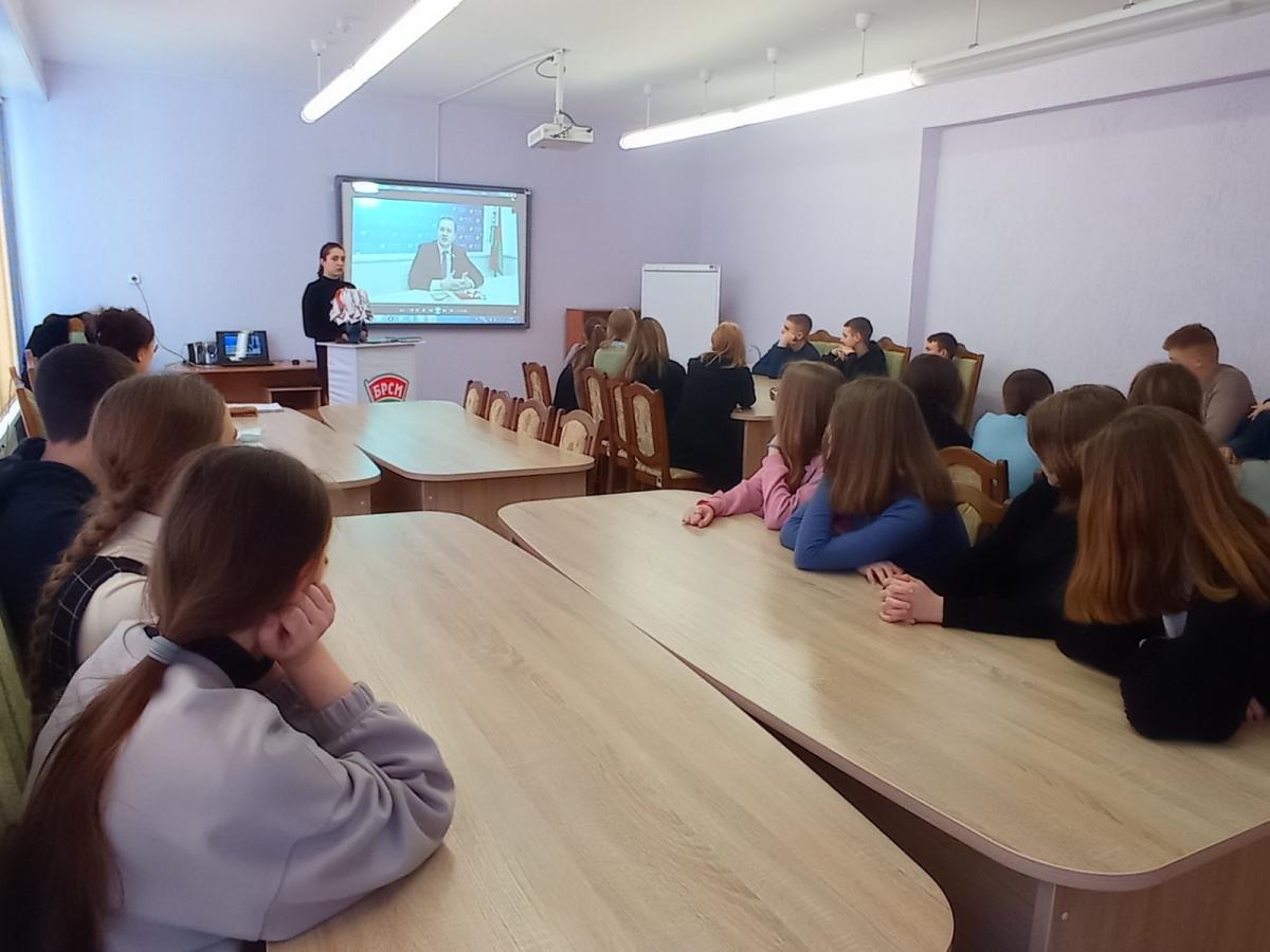 На базе Костюковичской районной государственной гимназии состоялся открытый диалог «Сила Основного Закона»