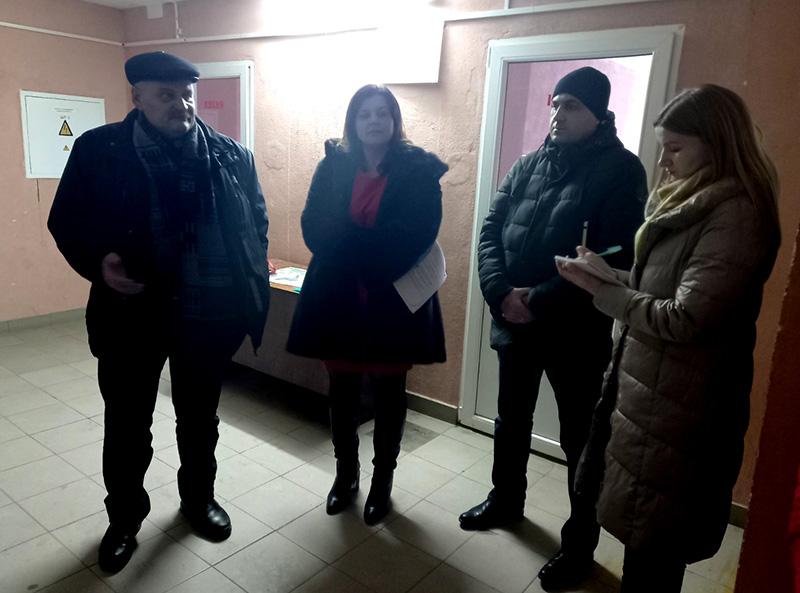 Александр Омельченко встретился с жителями общежития № 96 по улице Зиньковича