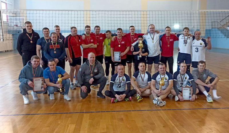 Костюковчане завоевали первое место в открытом турнире по волейболу среди мужских команд