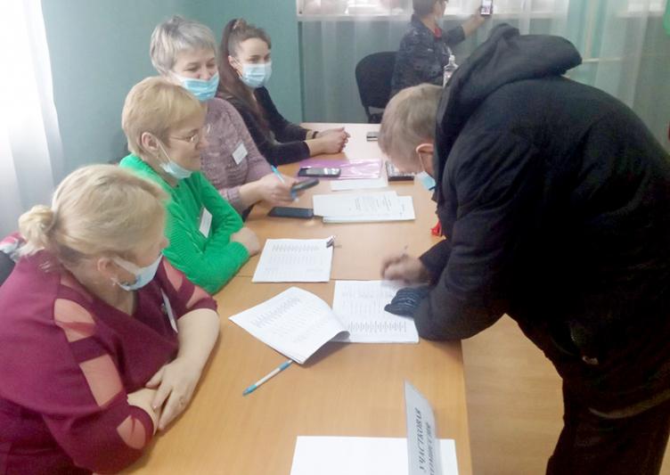 Жители Костюковщины голосуют за светлое будущее