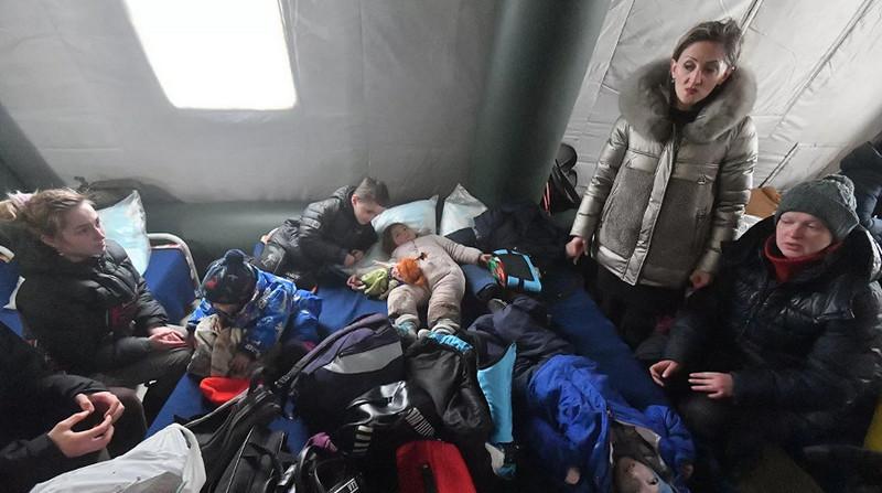 Число эвакуированных в Россию из Донбасса и Украины превысило 400 тыс.