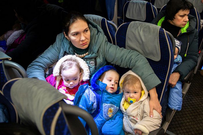 Число эвакуированных в Россию из Донбасса и Украины превысило 300 тысяч