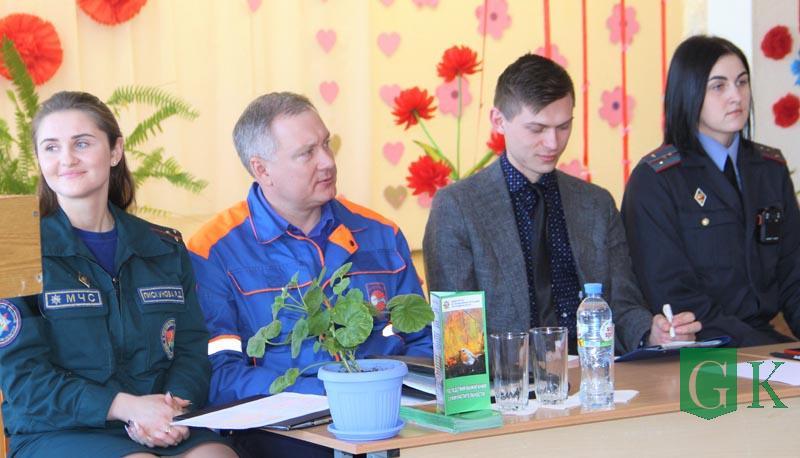 На родительском собрании в Белодубровской школе обсудили организацию отдыха детей во время весенних каникул