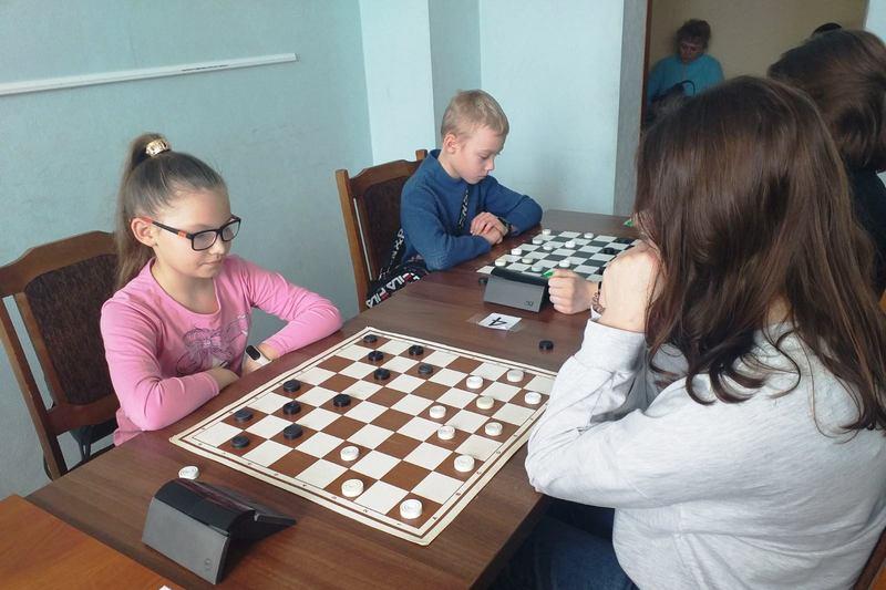 Команда юных костюковчан заняла третье место в областных соревнованиях по шашкам среди районов Могилевской области до 25 тысяч населения