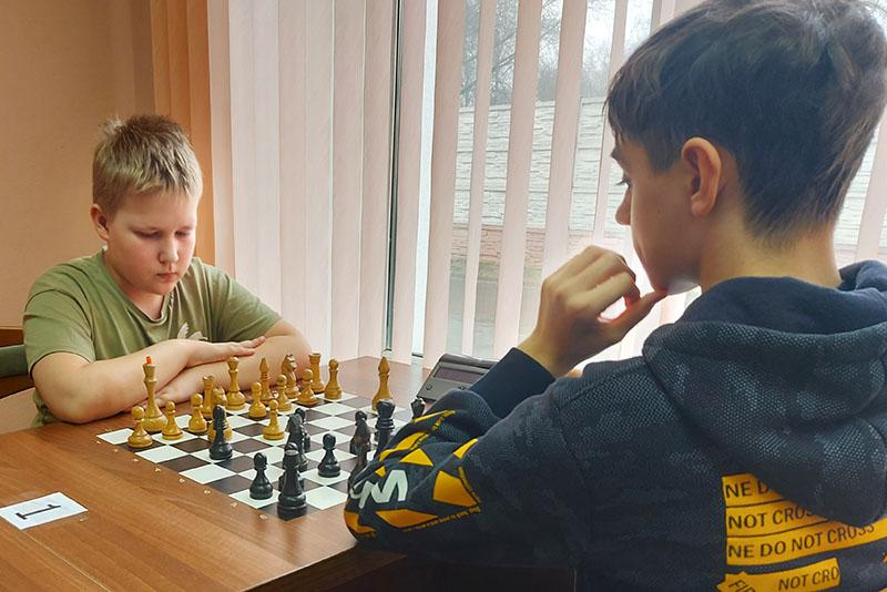 Команда юных костюковчан заняла первое место в областных соревнованиях по шахматам