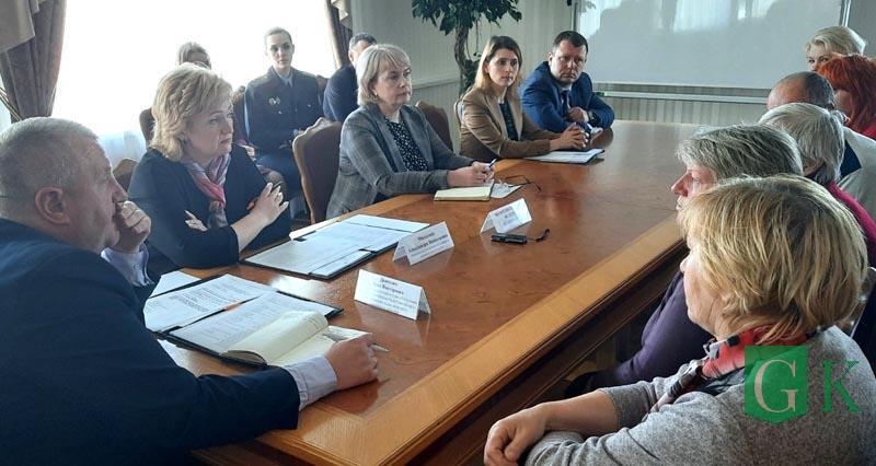 Сенатор Олег Дьяченко провел прием граждан в Костюковичском районе