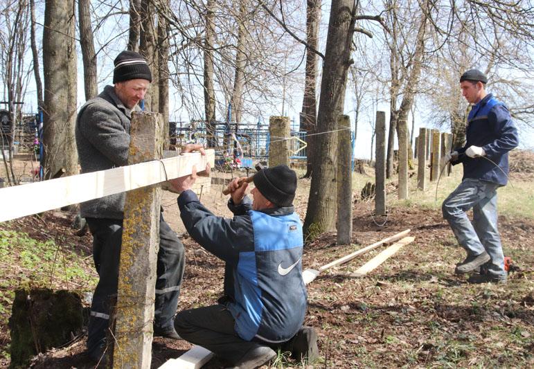 Местные жители благоустроили гражданское кладбище «Центральное» в деревне Прусино
