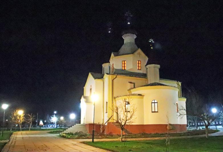 Фотофакт: во всех храмах Костюковщины прошли пасхальные богослужения