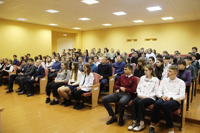 Сергей Сыранков встретился с учащимися учреждений образования города Костюковичи