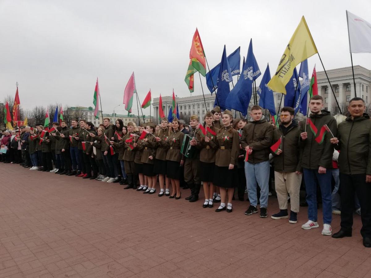 На открытии областного проекта "Дорогами памяти и славы" в Могилеве собрались около 4 тыс. человек