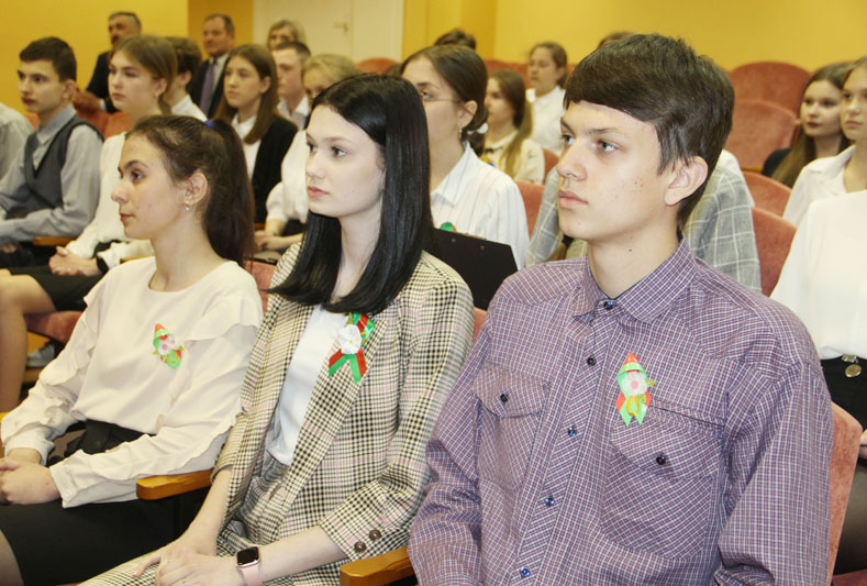 Урок памяти, посвященный Дню Победы, провели для девятиклассников в Костюковичах