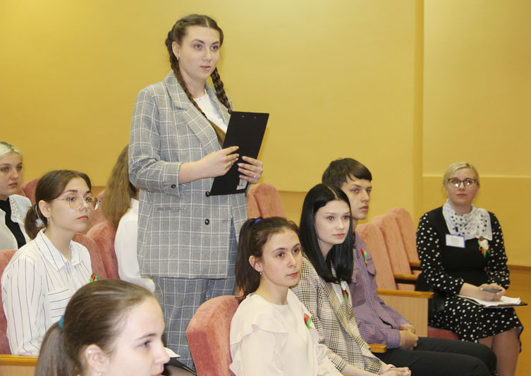 Урок памяти, посвященный Дню Победы, провели для девятиклассников в Костюковичах
