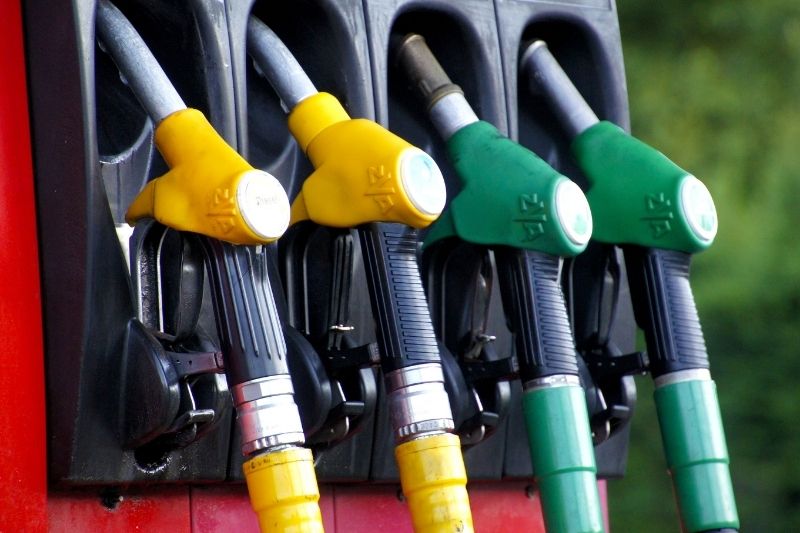 Цены на автомобильное топливо повышаются на 2 копейки
