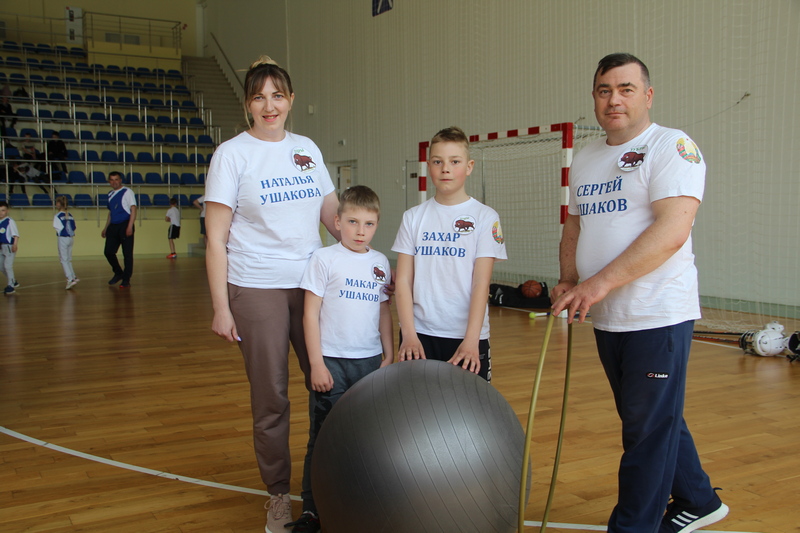 Накануне Международного дня семьи в Костюковичах прошла районная спортландия