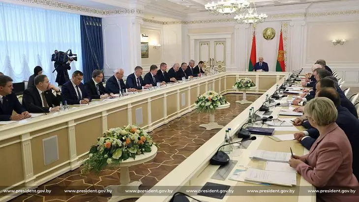 Новые подходы в белорусской экономике обсуждаются на совещании у Лукашенко