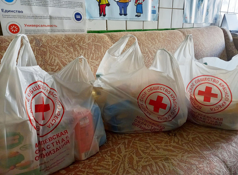 Районная организация Белорусского общества Красного Креста помогает оказывать помощь украинцам