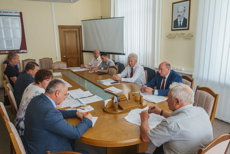 Заседание постоянной комиссии по экономике, бюджету и финансам областного Совета депутатов состоялось в Могоблисполкоме