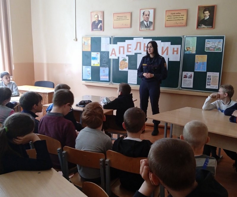 Сотрудники Костюковичского РОВД посещают детские оздоровительные лагеря и проводят профилактические мероприятия с ребятами