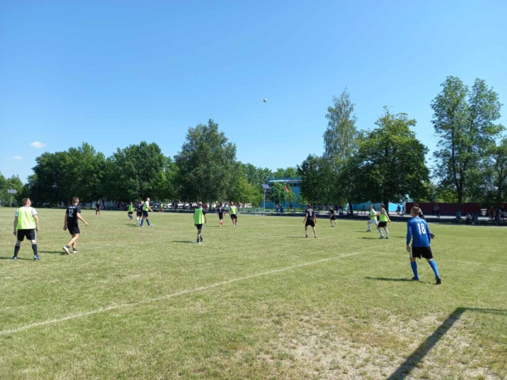 Ветераны и молодежь сыграли в футбол в Костюковичах