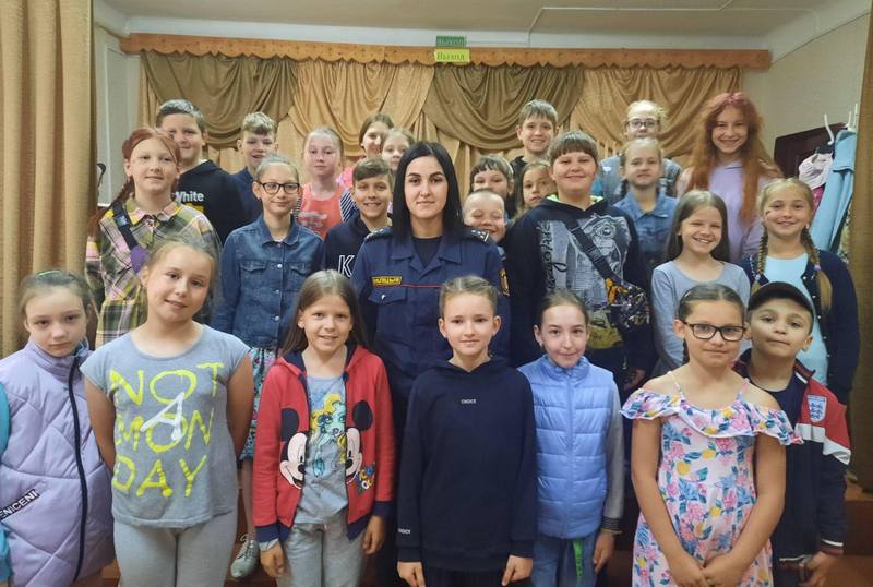 Сотрудники Костюковичского РОВД посещают детские оздоровительные лагеря и проводят профилактические мероприятия с ребятами