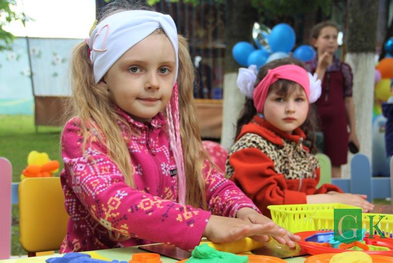 Как отмечают День защиты детей в Костюковичах