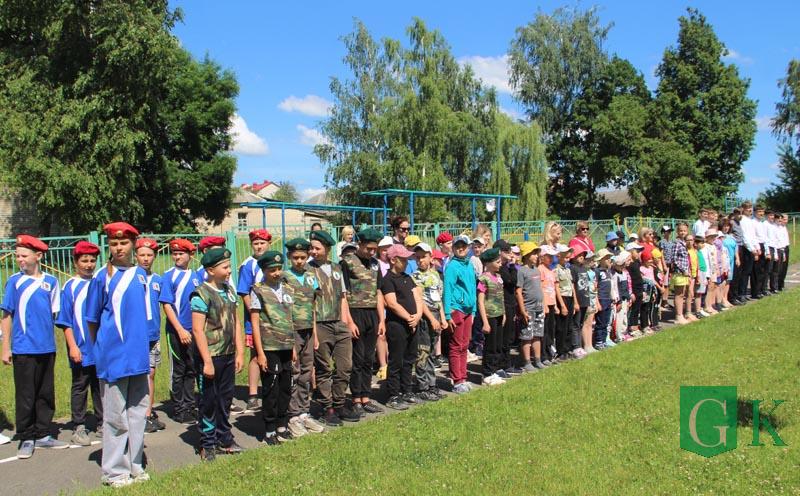 Представители в/ч 12180 из Осиповичей посетили оздоровительный лагерь в Костюковичах