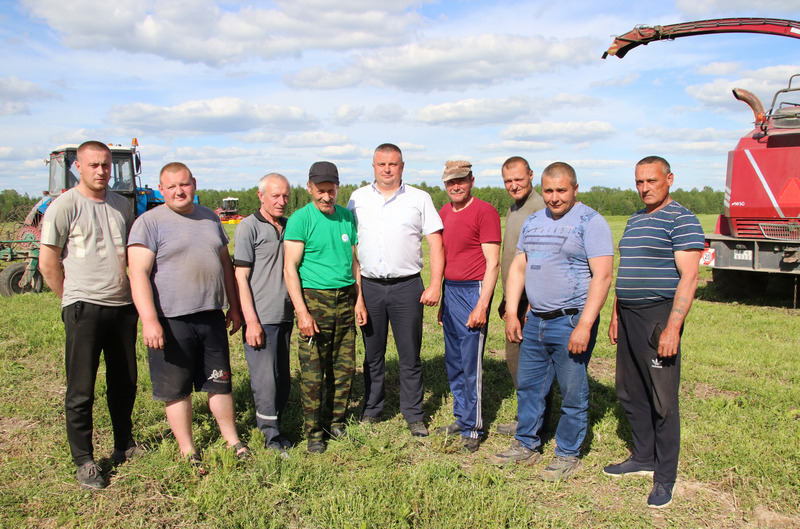 У аграриев Костюковщины начался важный и ответственный этап – заготовка травянистых кормов