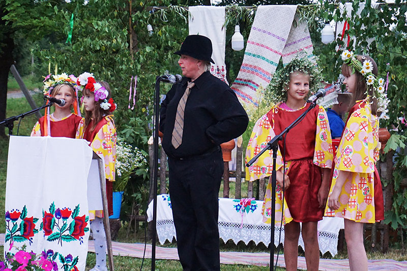 Фотофакт: народный праздник «Купалье» отпраздновали в деревне Пролетарское