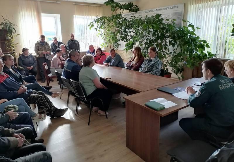 В трудовых коллективах Костюковичского района проходит Единый день информирования