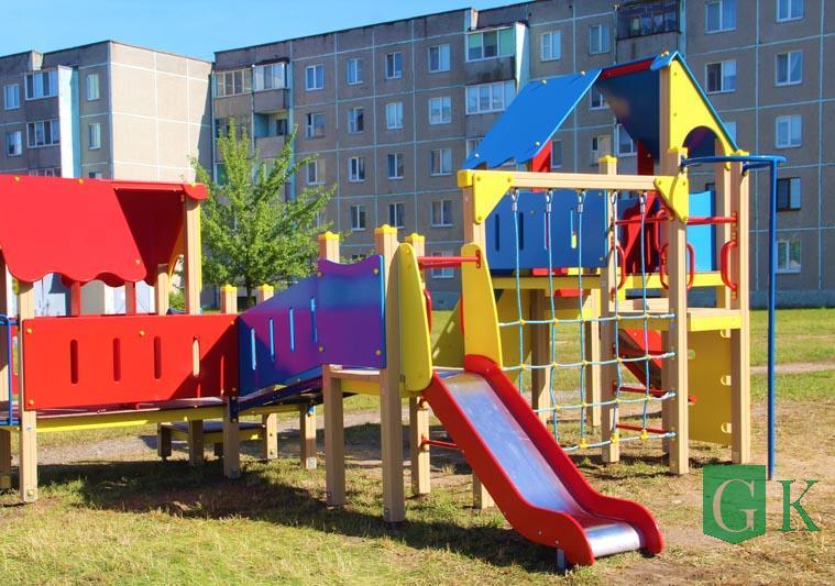 Фотофакт: еще одна новая детская площадка появилась в Костюковичах