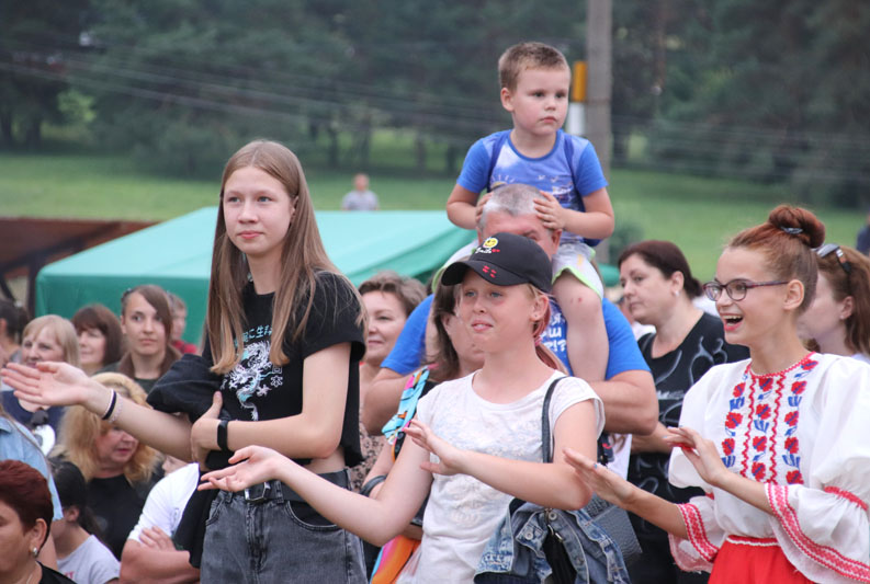 Фоторепортаж: как отпраздновали народный праздник "Купалье" в Костюковичах