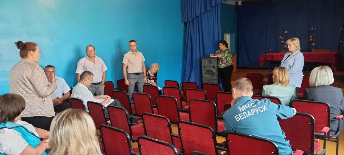 Глава района Александра Михеенко встретилась с жителями агрогородка Тупичино