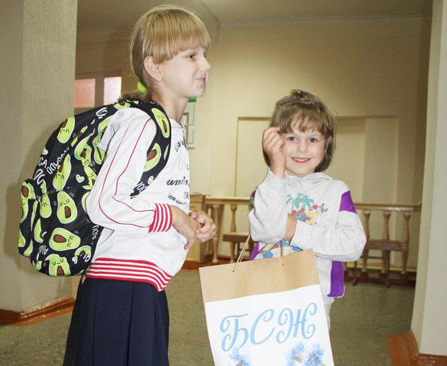 Женщины Костюковщины помогают детям