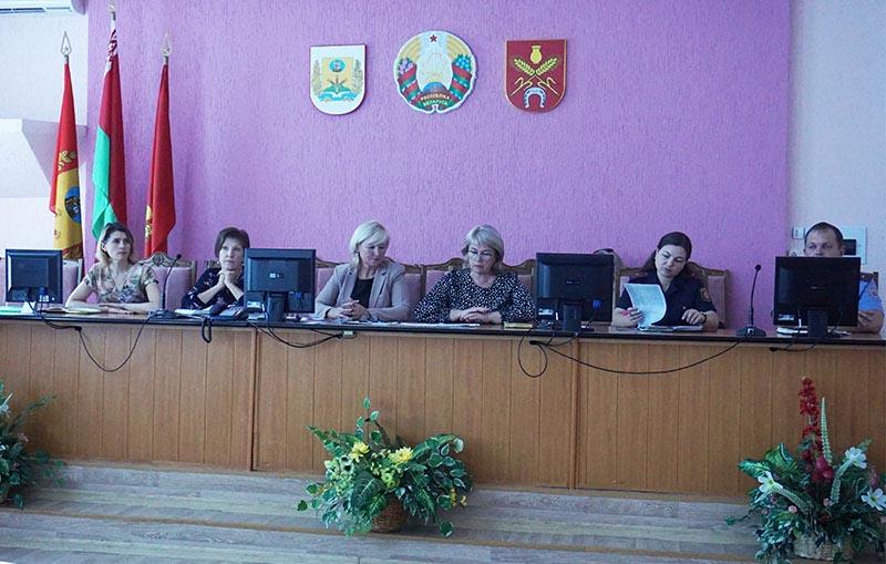 В Костюковичах состоялось очередное заседание комиссии по делам несовершеннолетних райисполкома