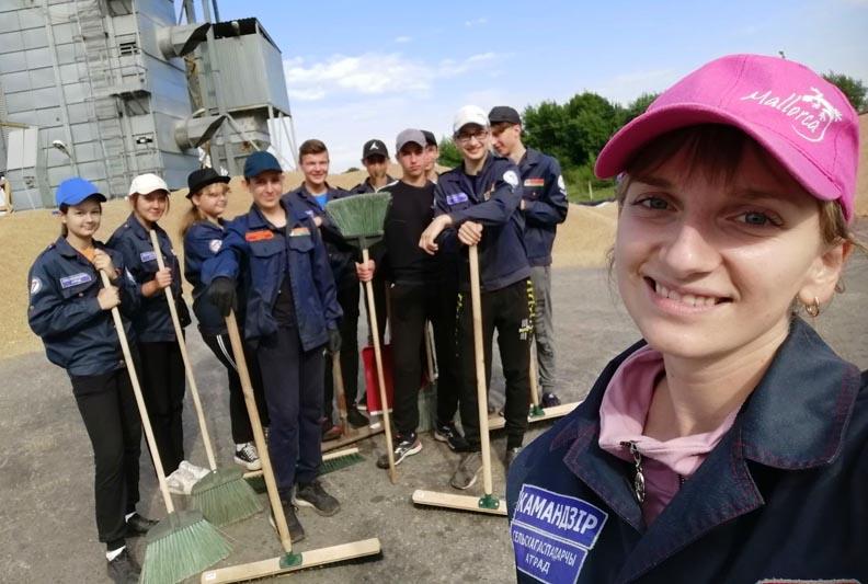 В Костюковичском районе завершают работу студенческие отряды