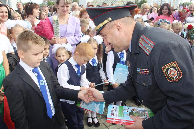 Ярко и красочно прошла линейка в Костюковичской районной гимназии