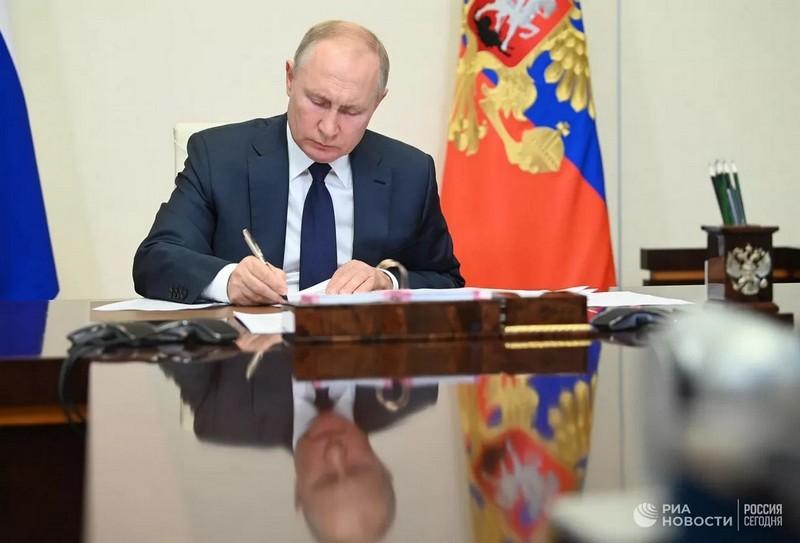 Путин запретил мобилизовывать студентов очных и очно-заочных отделений