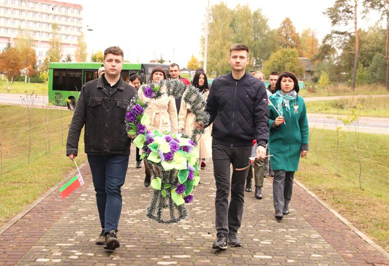 28 сентября работники БЦЗ провели митинг памяти у братской могилы в урочище Боровец