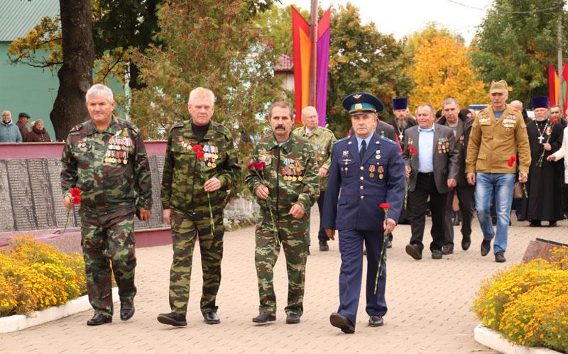 В деревне Белынковичи произведена масштабная реконструкция памятного знака и благоустройство сквера