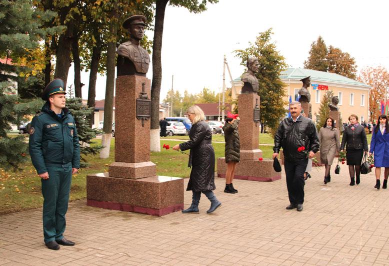 В деревне Белынковичи произведена масштабная реконструкция памятного знака и благоустройство сквера